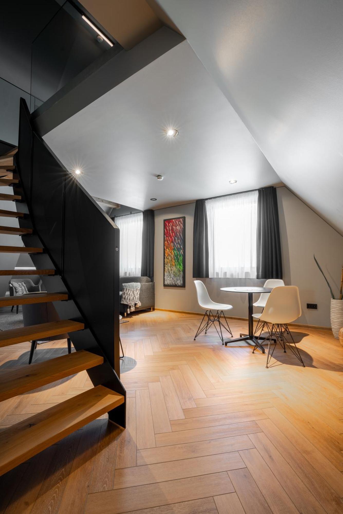 Hotel Nice Laupheim Εξωτερικό φωτογραφία